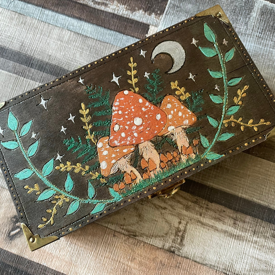 Wooden Box with Mushroom Design - Pyrography - Woodburning - Forest Witch - Cottage Core
