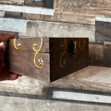 Load image into Gallery viewer, D20 Dice Box, Woodburning | Pyrography | Dungeons and Dragons | Table top games accessories